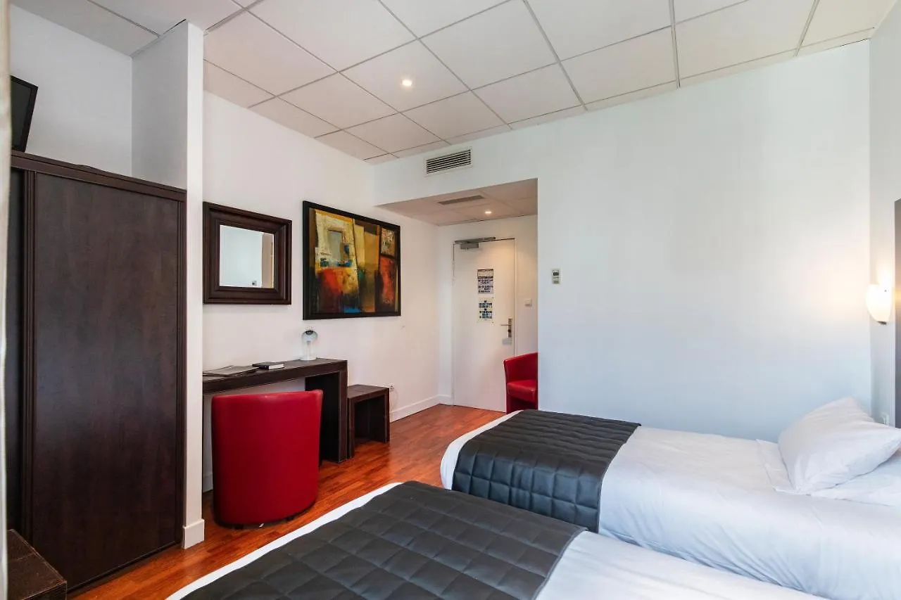 Hotel Jeanne D'Arc Lourdes 4*,