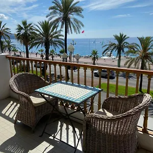 https://la-couronne-appartement-a-nice.fr-provencehotel.com