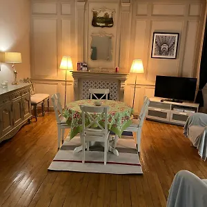 https://eglantine-appartement-centre-historique-de-dinan.inbrittany.com