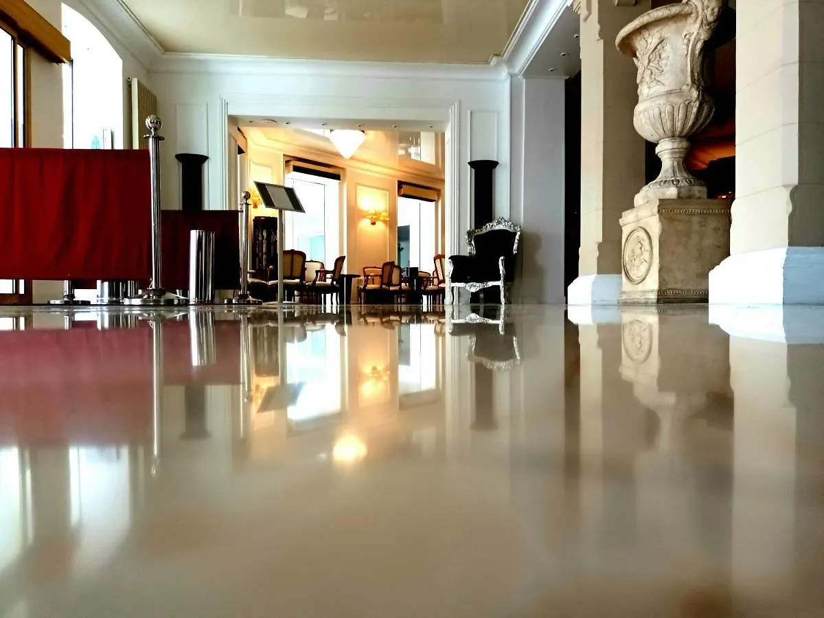 Hotel Jeanne D'Arc Lourdes 4*,  France
